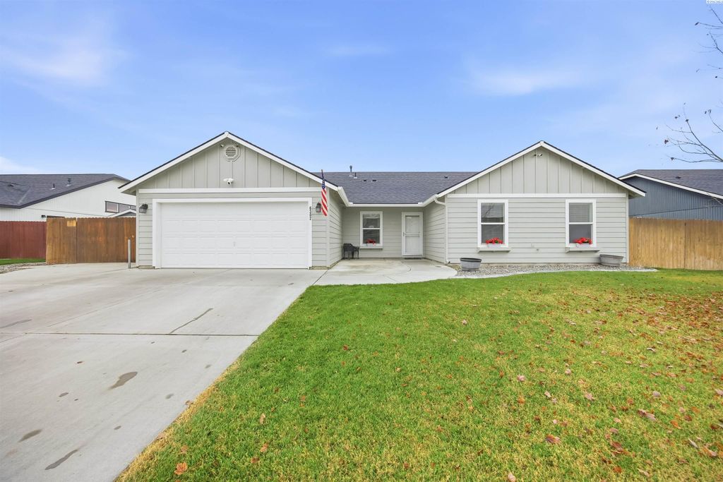 Photo of 6302 Westport Lane, Pasco, WA 99301 (MLS # 289261)