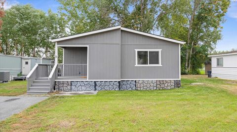 Photo of 8 Crown Drive Pr, West Richland, WA 99353 (MLS # 288222)