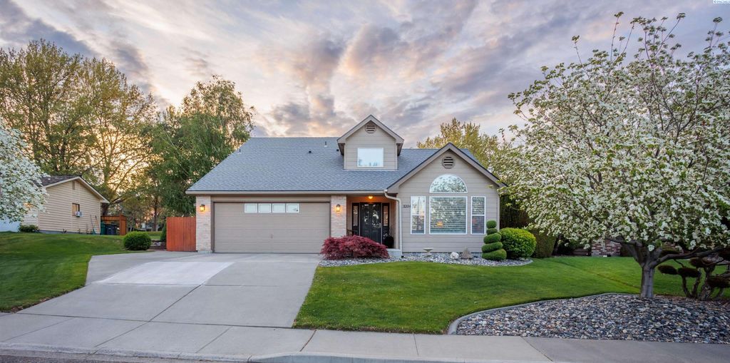 Photo of 3204 S Johnson Place, Kennewick, WA 99337 (MLS # 289804)