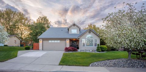 Photo of 3204 S Johnson Place, Kennewick, WA 99337 (MLS # 289804)