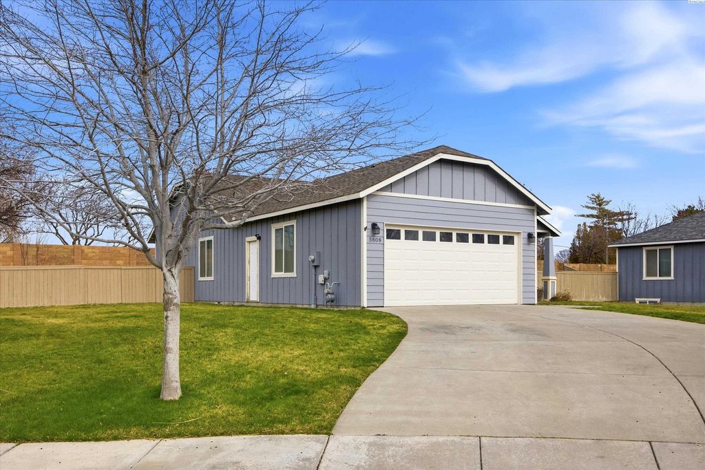 Photo of 5808 W 11th Ave, Kennewick, WA 99338 (MLS # 290668)