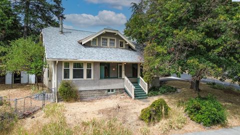 Photo of 625 NW State Street, Pullman, WA 99163 (MLS # 289806)