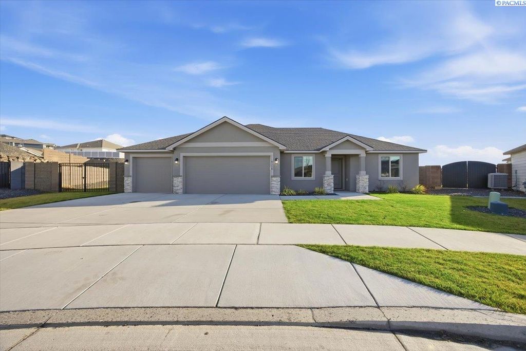Photo of 6114 W 32nd Ave, Kennewick, WA 99338 (MLS # 289390)