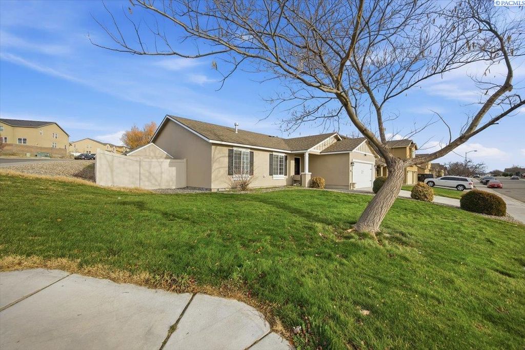 Photo of 5909 Pimlico Dr, Pasco, WA 99301 (MLS # 289717)