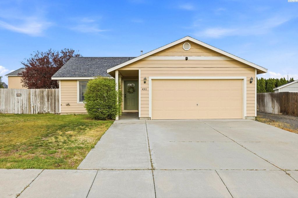 Photo of 4311 Brahman Ln, Pasco, WA 99301 (MLS # 291891)