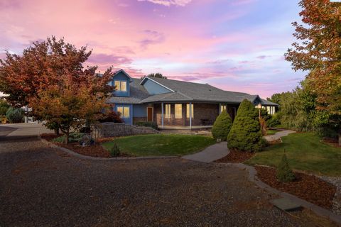 Photo of 5900 Everett St, West Richland, WA 99353 (MLS # 288308)