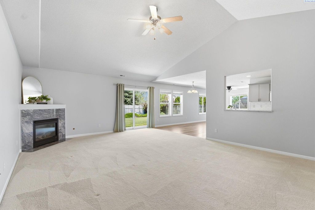 Photo of 4203 Valencia Dr, Pasco, WA 99301 (MLS # 292825)