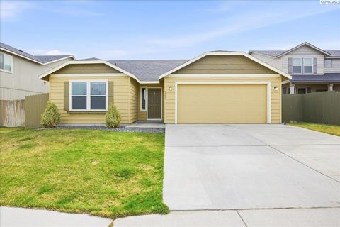Photo of 9341 W 9th Pl, Kennewick, WA 99336 (MLS # 292302)