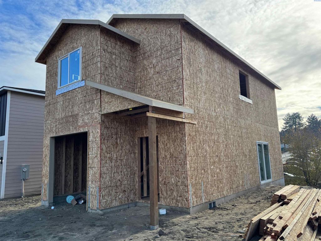 Photo of 3430 W 6th Place, Kennewick, WA 99336 (MLS # 289716)