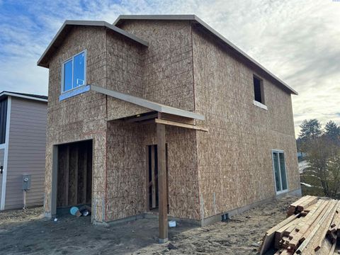 Photo of 3430 W 6th Place, Kennewick, WA 99336 (MLS # 289716)