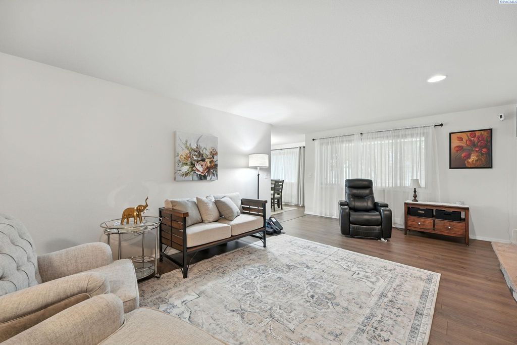 Photo of 1307 Goethals Dr #C, Richland, WA 99454 (MLS # 288868)