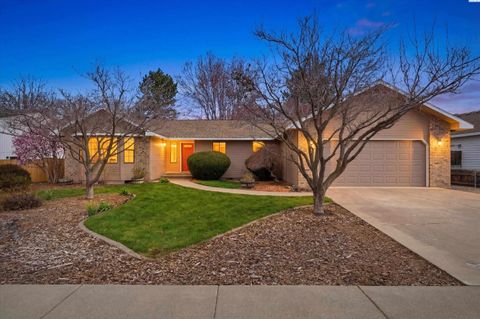 Photo of 628 Meadows Dr East Dr, Richland, WA 99352 (MLS # 291574)