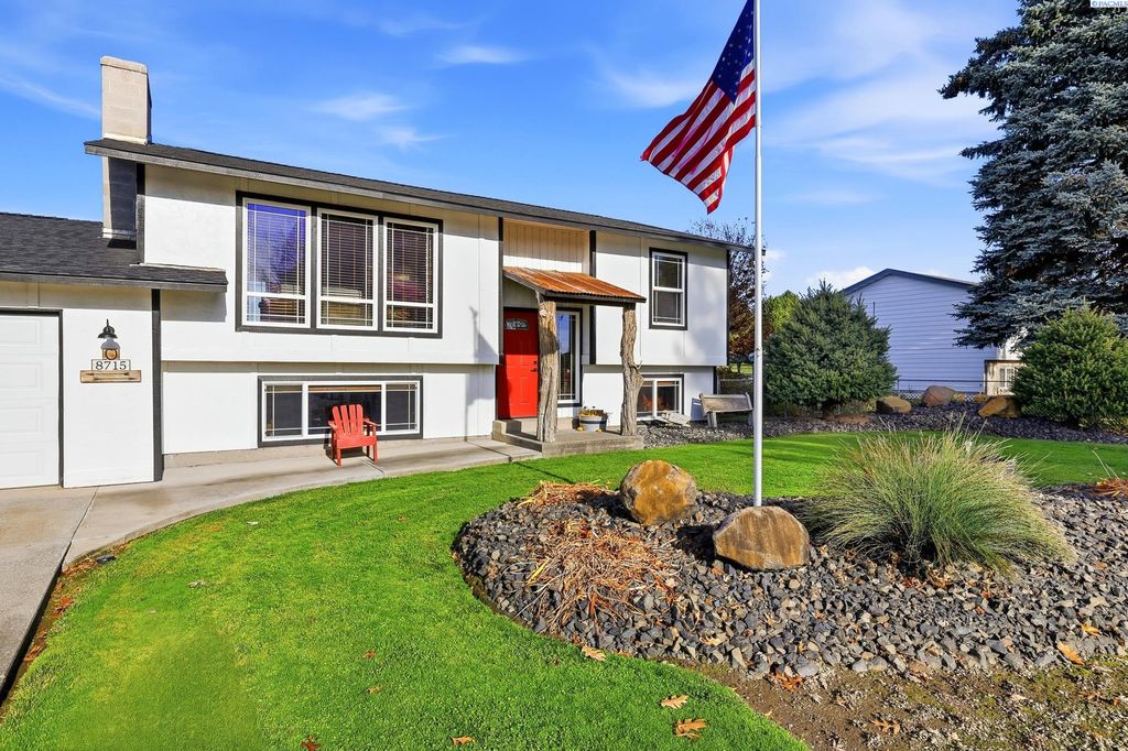 Photo of 8715 Bell St, Pasco, WA 99301 (MLS # 289097)