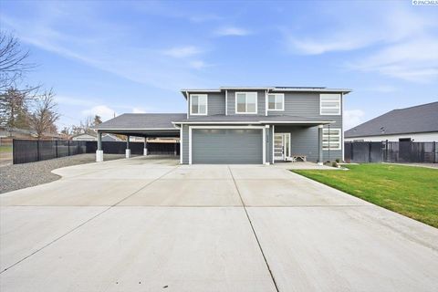 Photo of 509 Butternut Road, Grandview, WA 98930 (MLS # 290294)