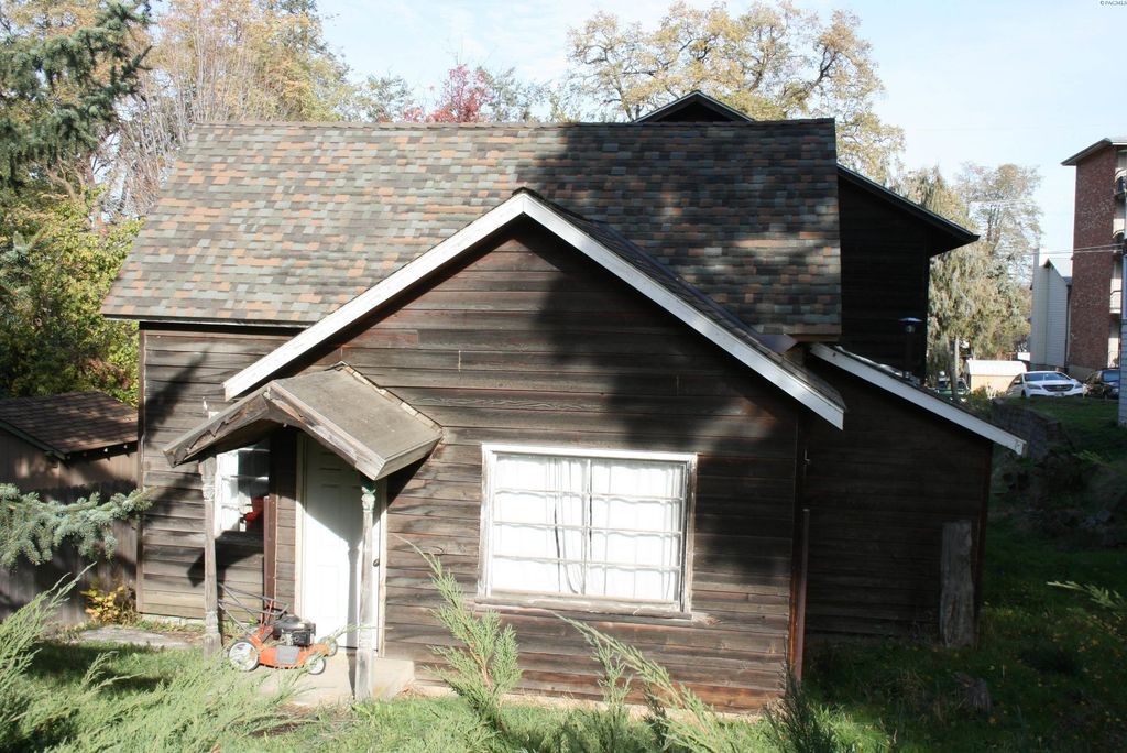 Photo of 520 SE Jackson St, Pullman, WA 99163 (MLS # 288583)