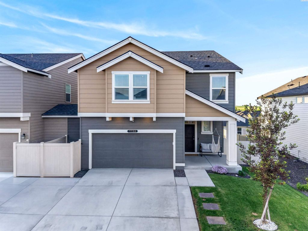 Photo of 7796 Ranchland Lane, West Richland, WA 99353 (MLS # 292774)