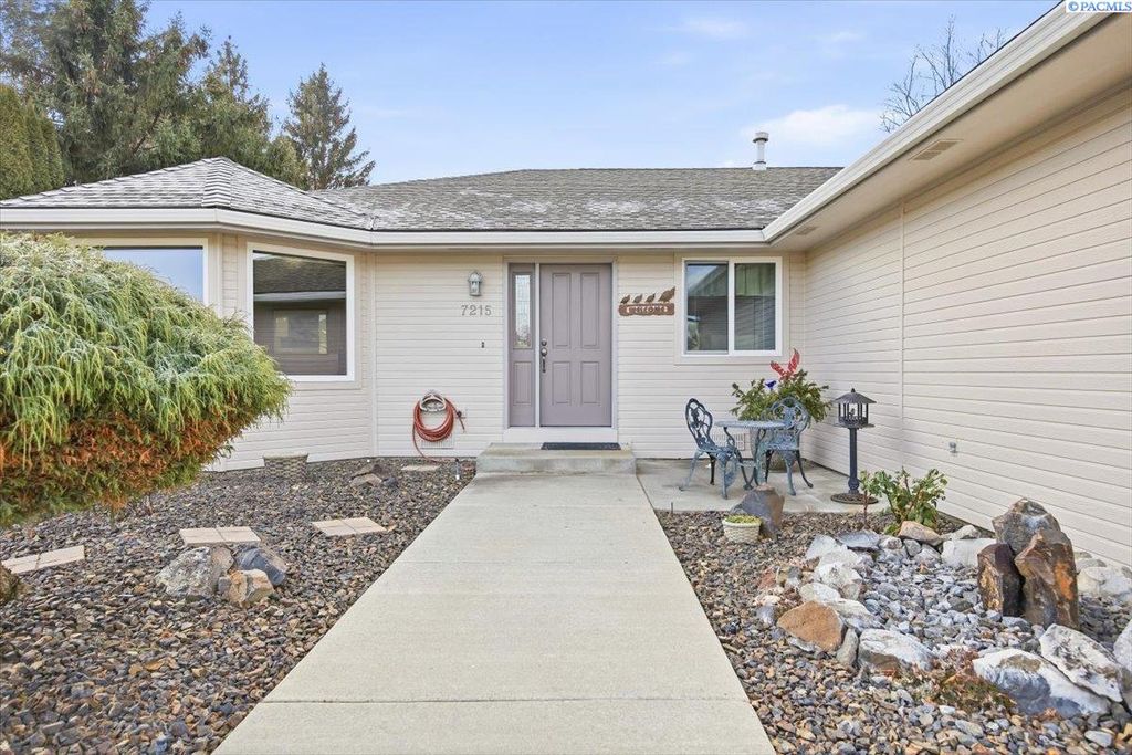 Photo of 7215 W 15th Ave, Kennewick, WA 99338 (MLS # 289594)