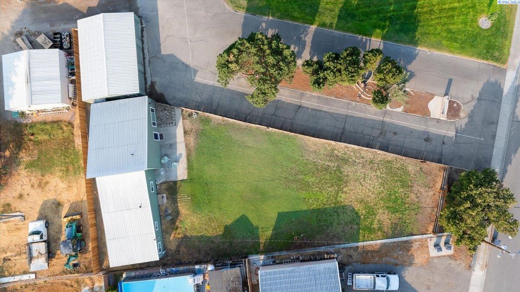 Photo of 2320 W Frontage Rd, Pasco, WA 99301 (MLS # 287537)