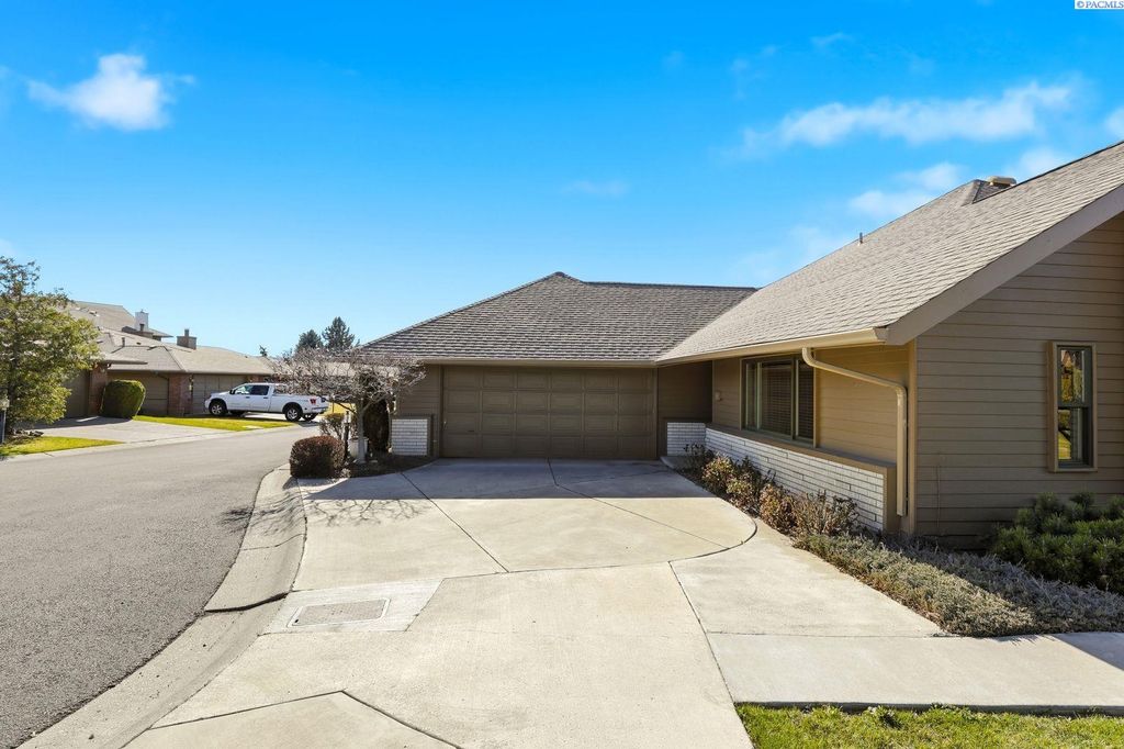 Photo of 101 N 48th Ave #43, Yakima, WA 98908 (MLS # 291147)