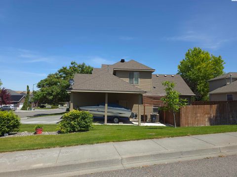 Photo of 1796 Bolleana Ave, Richland, WA 99352 (MLS # 293226)
