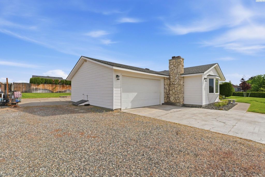 Photo of 4009 Desert Ct, Pasco, WA 99301 (MLS # 292548)