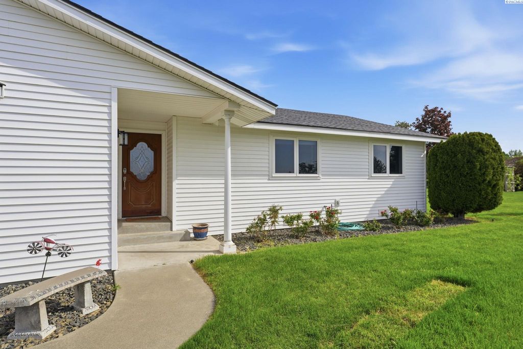 Photo of 4009 Desert Ct, Pasco, WA 99301 (MLS # 292548)