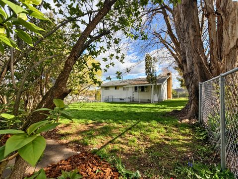 Photo of 220 NW Timothy Street, Pullman, WA 99163 (MLS # 292230)