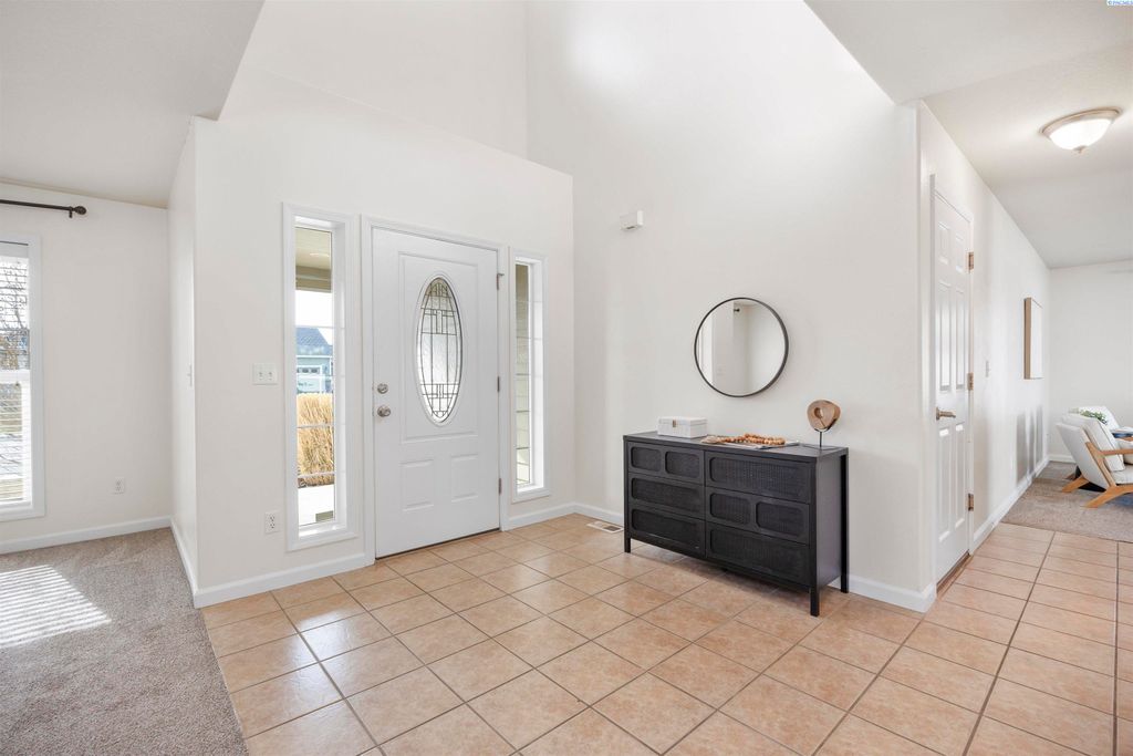 Photo of 4003 Segovia Drive, Pasco, WA 99301 (MLS # 290481)