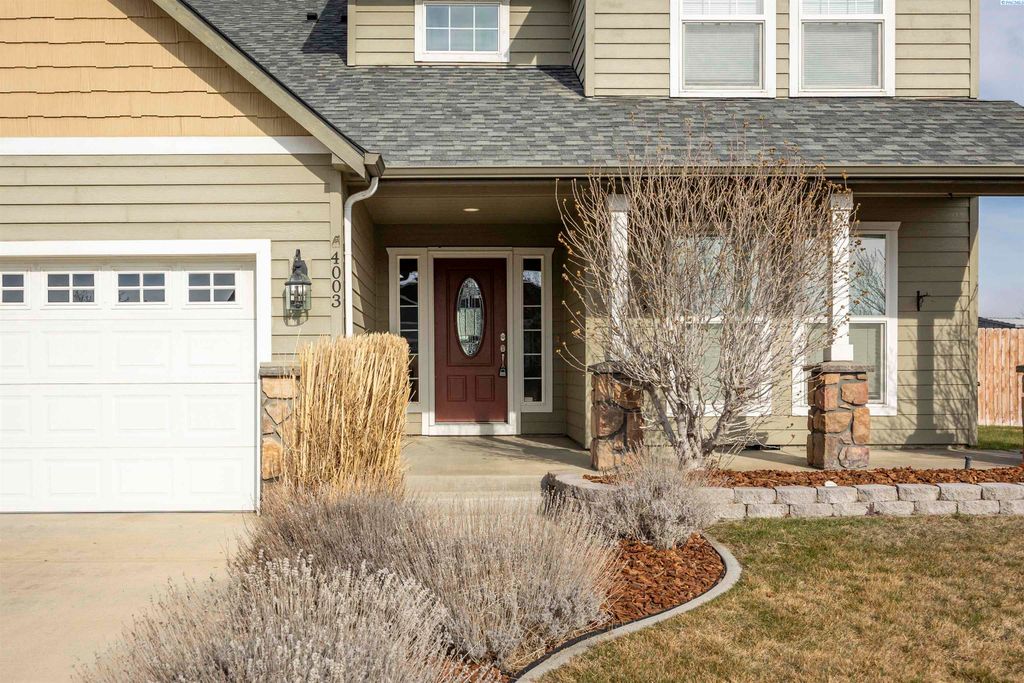 Photo of 4003 Segovia Drive, Pasco, WA 99301 (MLS # 290481)