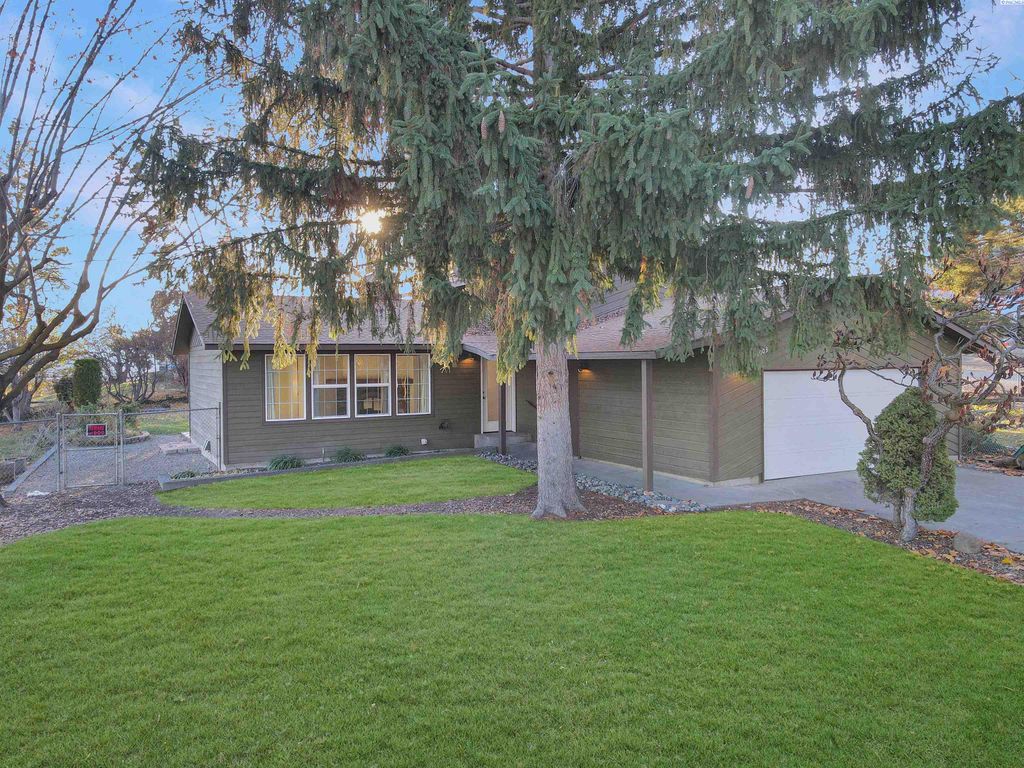 Photo of 103003 E Vaca Rd, Kennewick, WA 99338 (MLS # 289214)