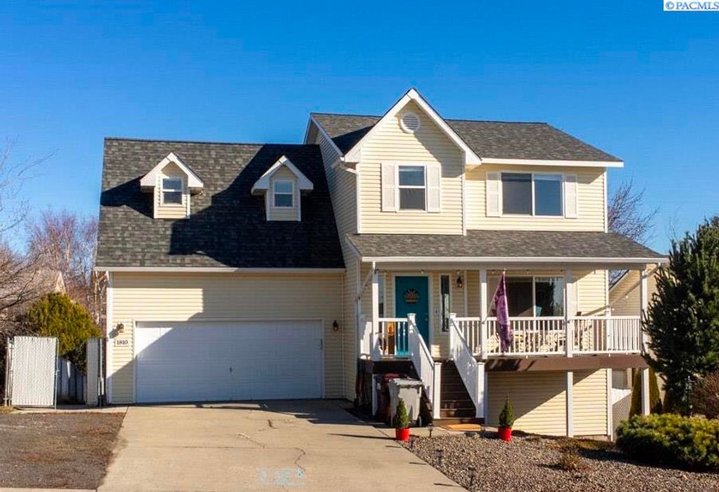 Photo of 1810 NW Arcadia Dr, Pullman, WA 99169 (MLS # 290516)