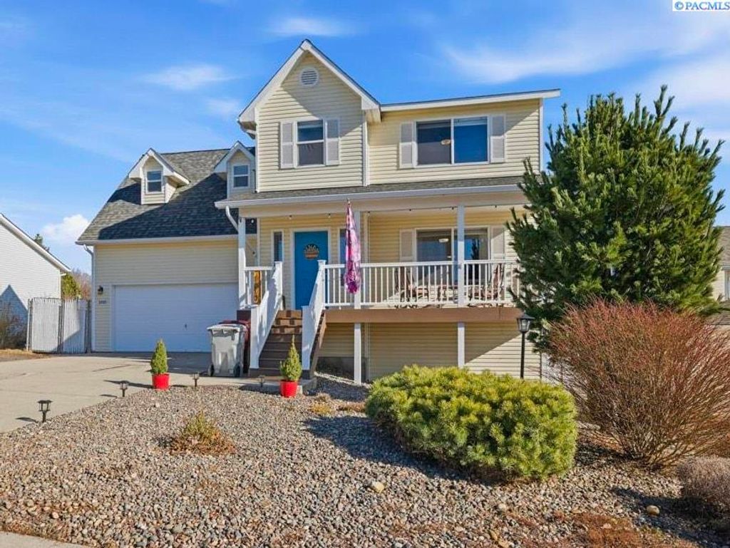 Photo of 1810 NW Arcadia Dr, Pullman, WA 99169 (MLS # 290516)