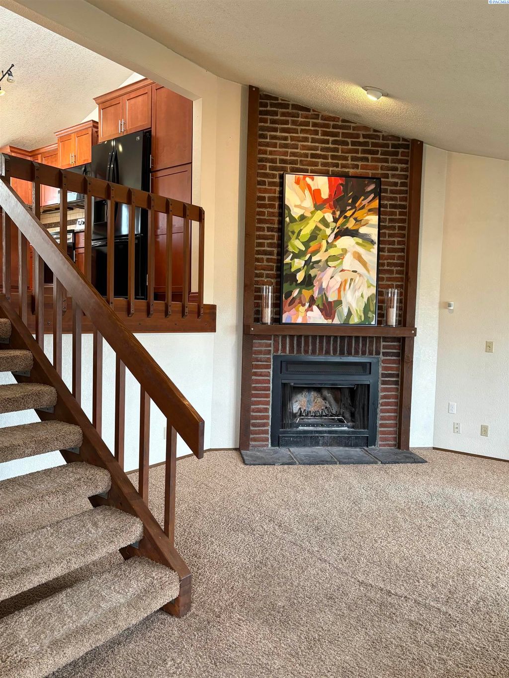 Photo of 6907 W 3rd Ave, Kennewick, WA 99336 (MLS # 289002)