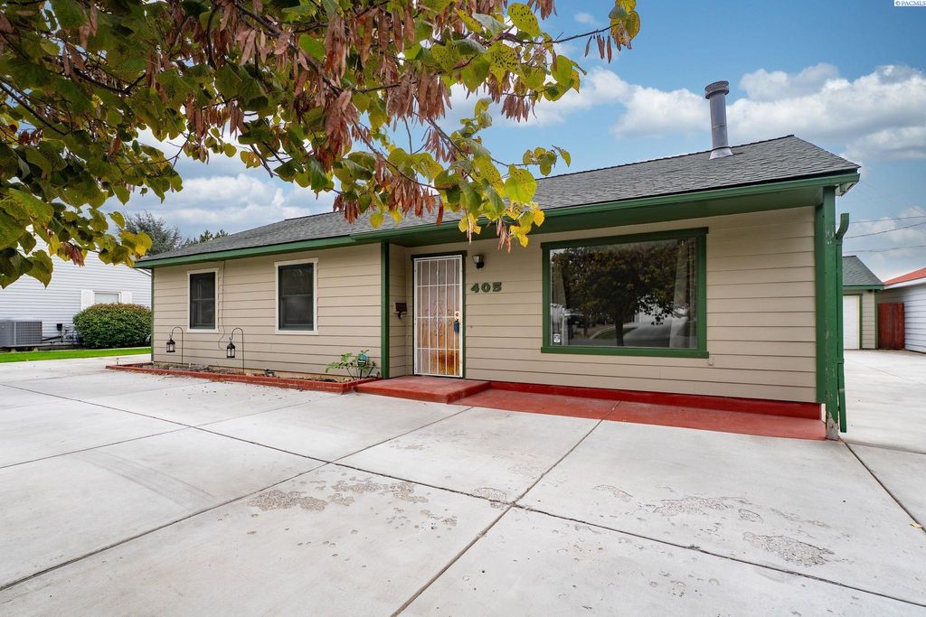 Photo of 405 Basswood Avenue, Richland, WA 99352 (MLS # 287982)