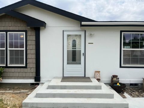 Photo of 61610 N Whan Rd, Benton City, WA 99320 (MLS # 287866)