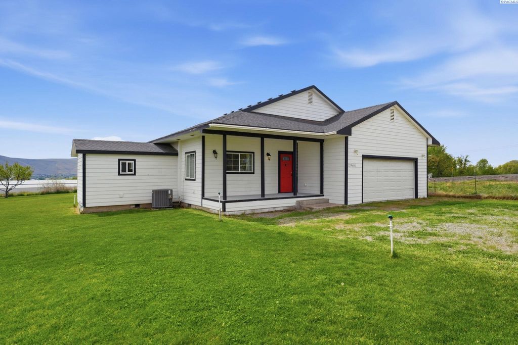 Photo of 129601 W Swain Rd, Prosser, WA 99350 (MLS # 292573)