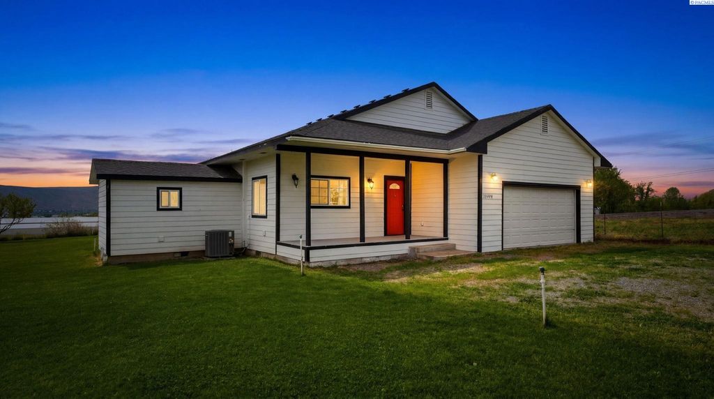 Photo of 129601 W Swain Rd, Prosser, WA 99350 (MLS # 292573)