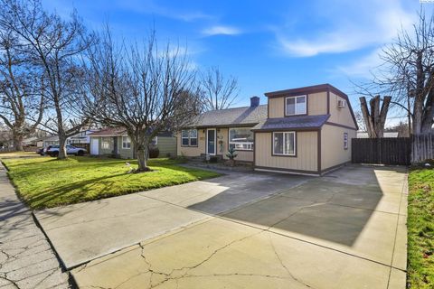 Photo of 2001 W 3rd Ave, Kennewick, WA 99336 (MLS # 290420)
