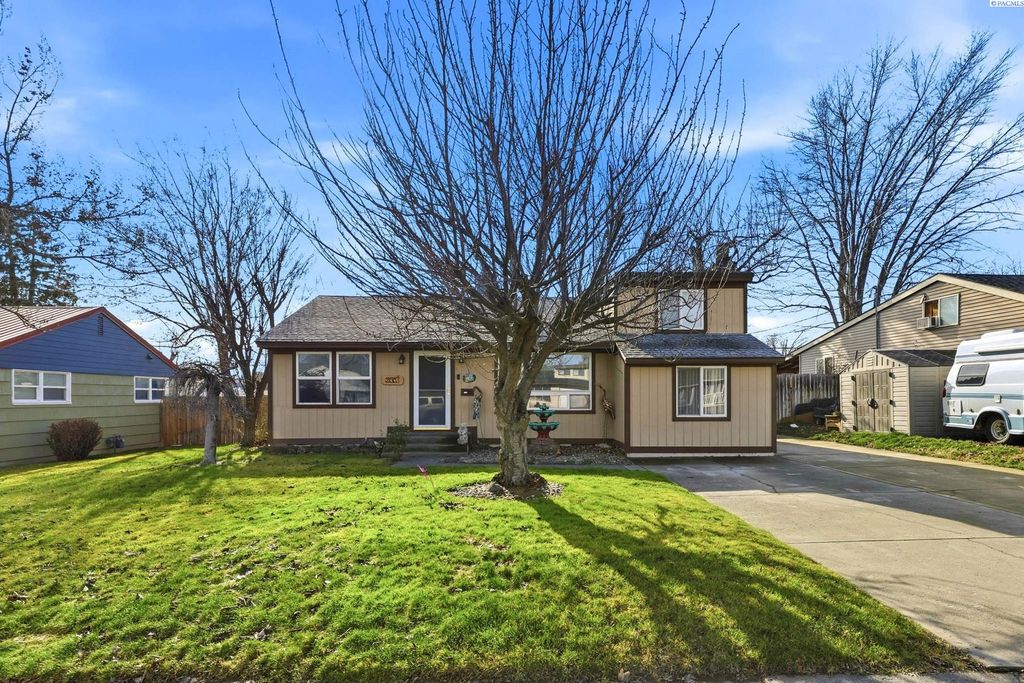 Photo of 2001 W 3rd Ave, Kennewick, WA 99336 (MLS # 290420)