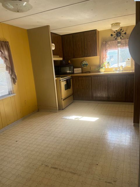 Photo of 700 N Road 32, Pasco, WA 99301 (MLS # 288062)