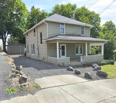 Photo of 425 NE Howard St, Pullman, WA 99163 (MLS # 294395)