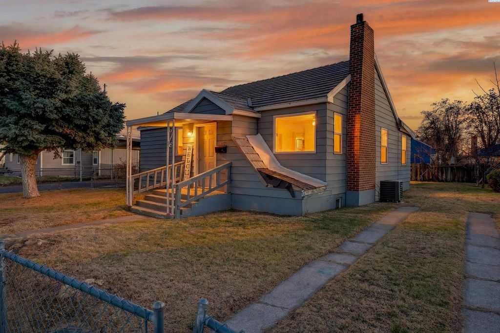 Photo of 720 W Sylvester Street, Pasco, WA 99301 (MLS # 289212)