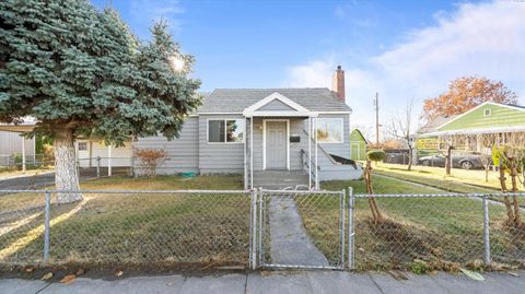 Photo of 720 W Sylvester Street, Pasco, WA 99301 (MLS # 289212)