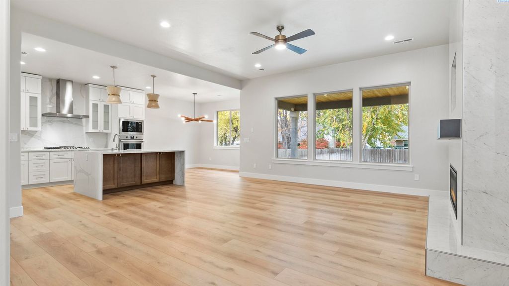 Photo of 1640 Palermo Ave, Richland, WA 99352 (MLS # 290796)