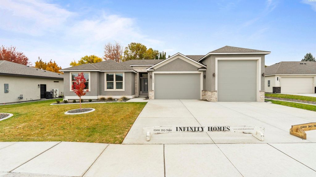 Photo of 1640 Palermo Ave, Richland, WA 99352 (MLS # 290796)