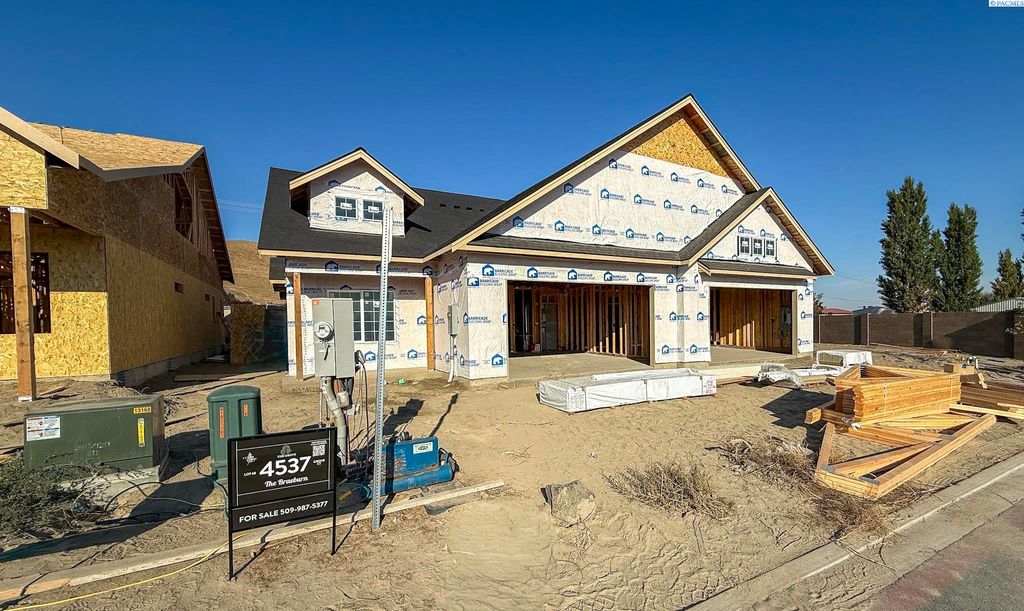 Photo of 4537 Grove Court, West Richland, WA 99353 (MLS # 288075)