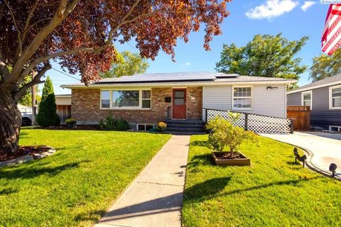 Photo of 114 N Olympia St, Kennewick, WA 99336 (MLS # 287560)