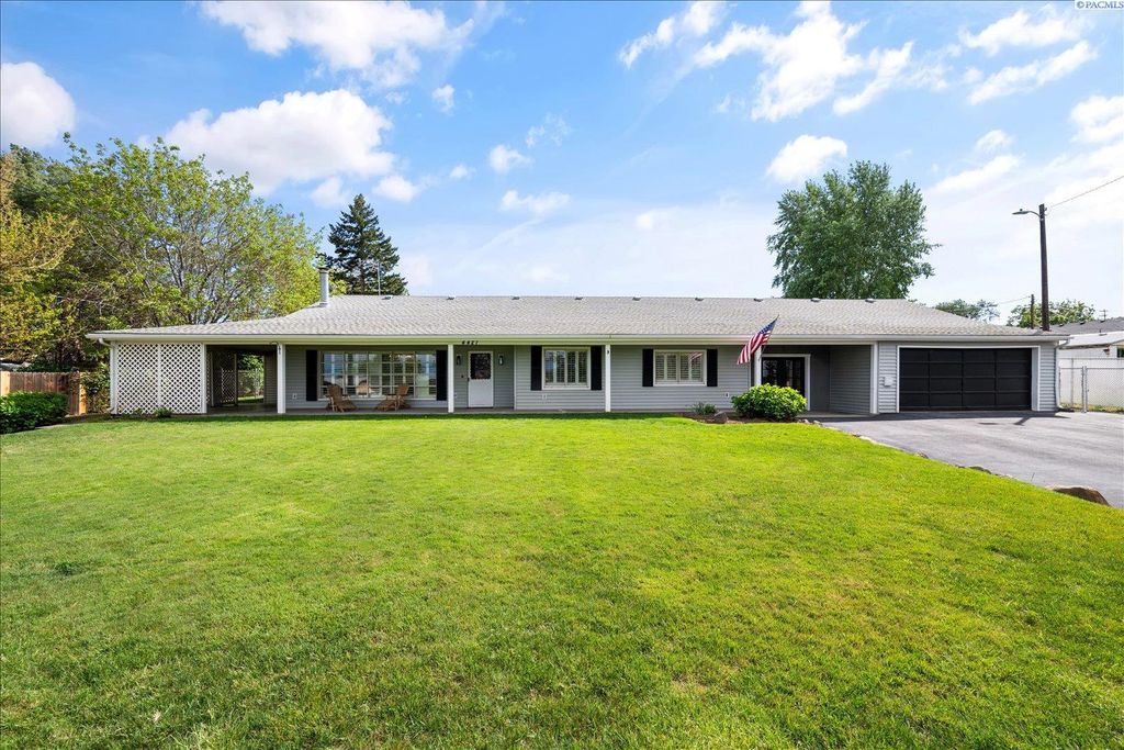 Photo of 4427 W Rio Grande Avenue, Kennewick, WA 99336 (MLS # 292406)