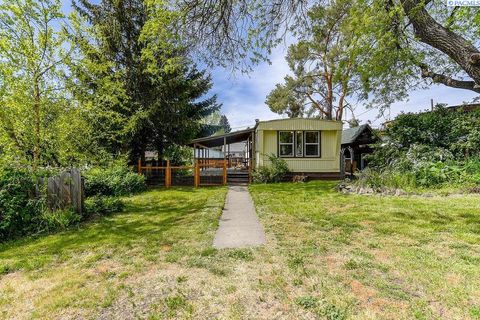 Photo of 205 N C St, Albion, WA 99125 (MLS # 292985)