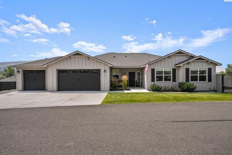 Photo of 1015 Suncrest Trail, Richland, WA 99352 (MLS # 287639)